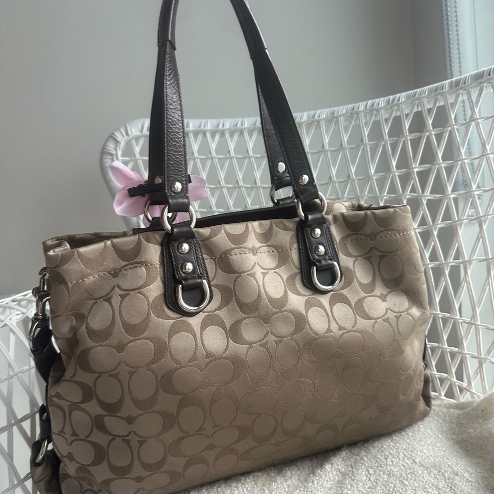 Vintage Coach Canvas Ashley tote bag in brown - Picture 4 of 11